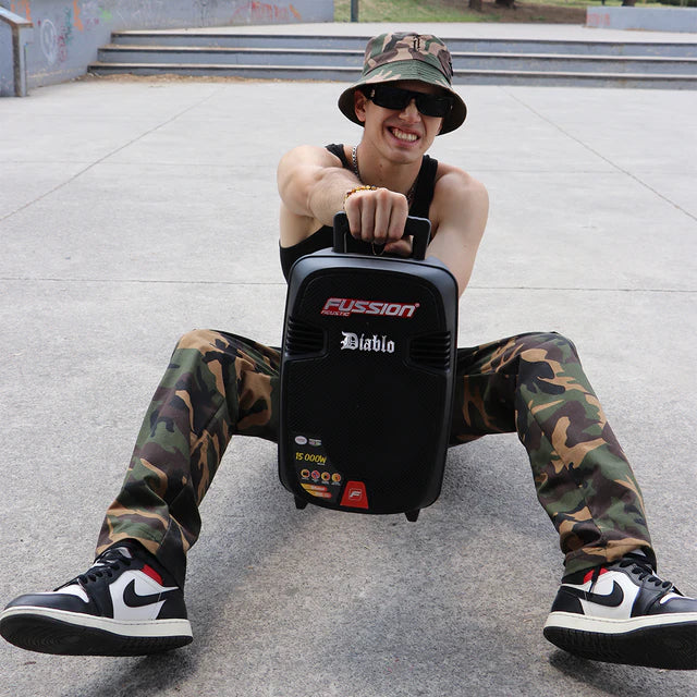 Bafle de 8" Amplificado  15 000W P.M.P.O Fussion